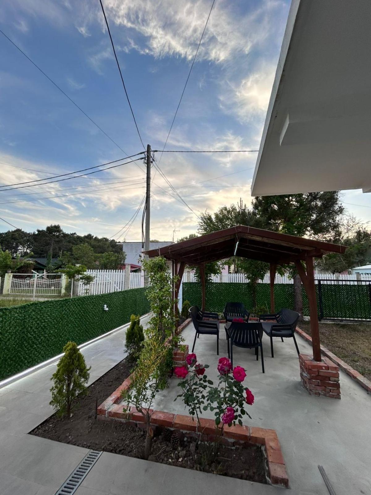 Private House Velipoj Holiday home *